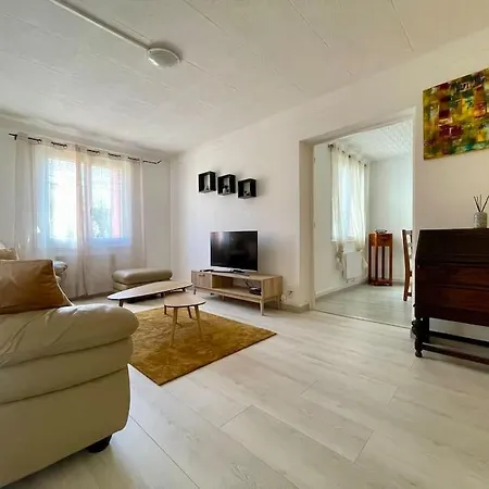 Vakantiehuis Maison Les Bruyeres - 3 - Jardin Et Parking A *